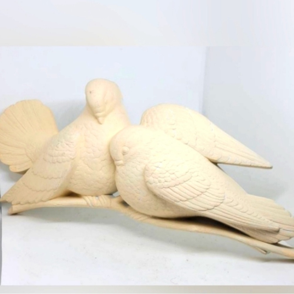 Vintage Burwood Products Company Wall Hanging Doves Plastic Sculpture